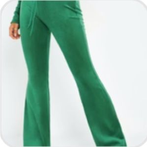 Green velvet jumpsuit from SOLADO: long sleeve zip up and pants